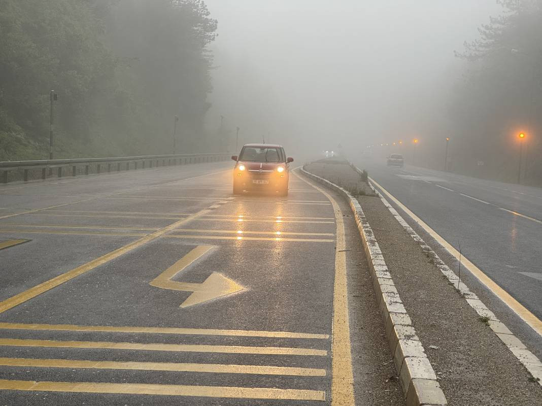 Sürücüler dikkat! Bolu Dağı'nda göz gözü görmüyor - Resim: 6